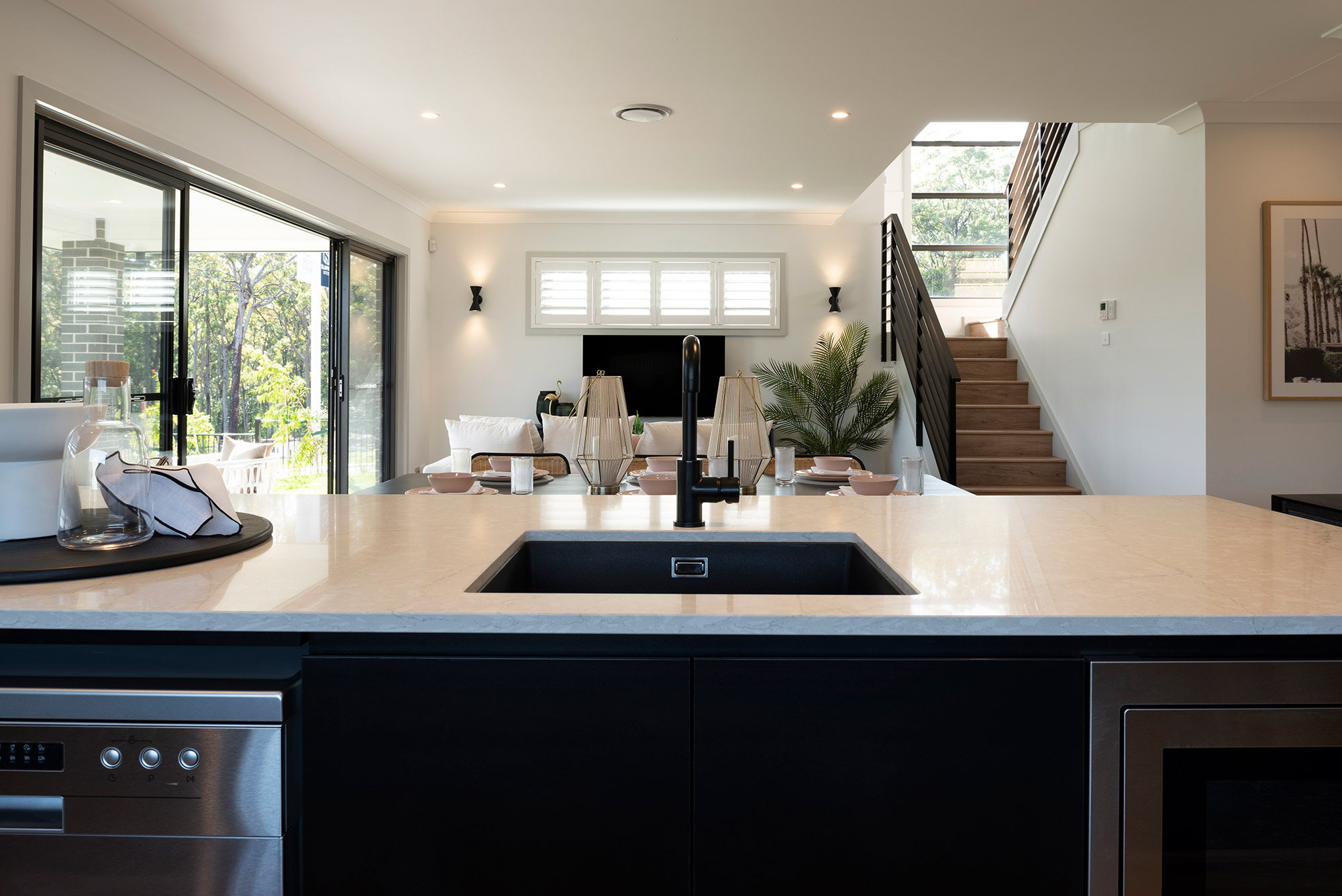 Byron 250 — gallery image 20