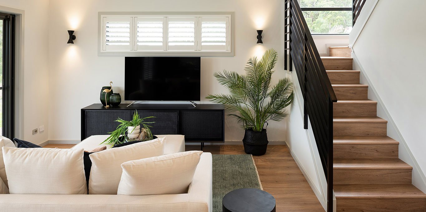 Byron 250 — gallery image 2