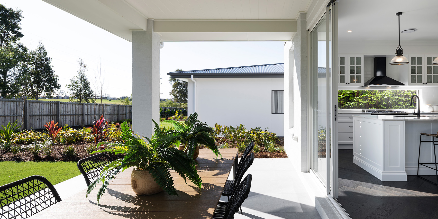 Byron 323 — gallery image 12