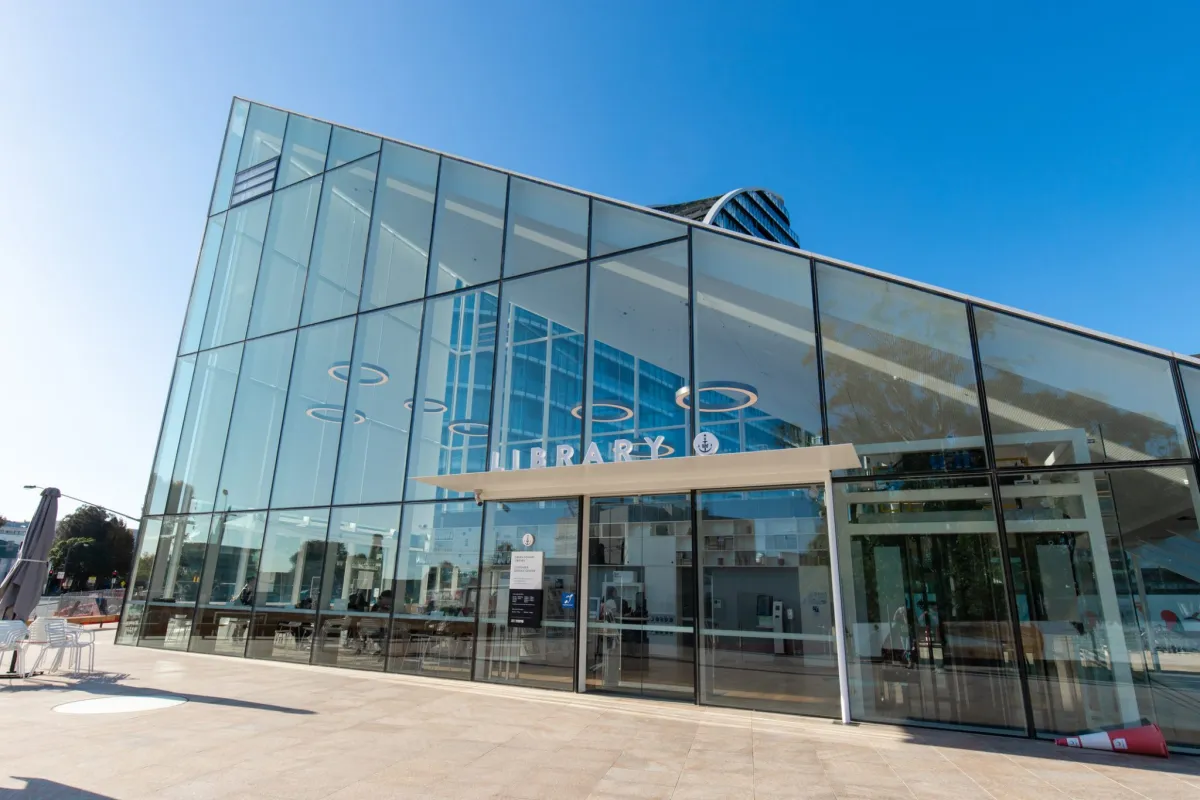 glass facade of Green Square Library