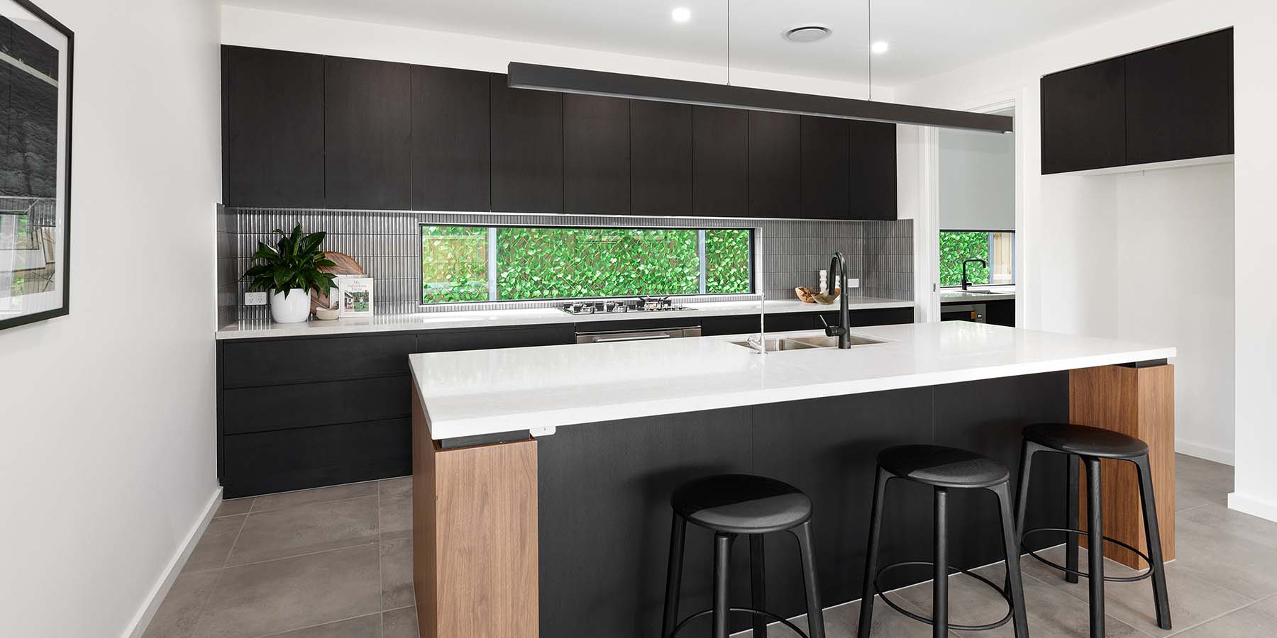 Cayman 349 — gallery image 6